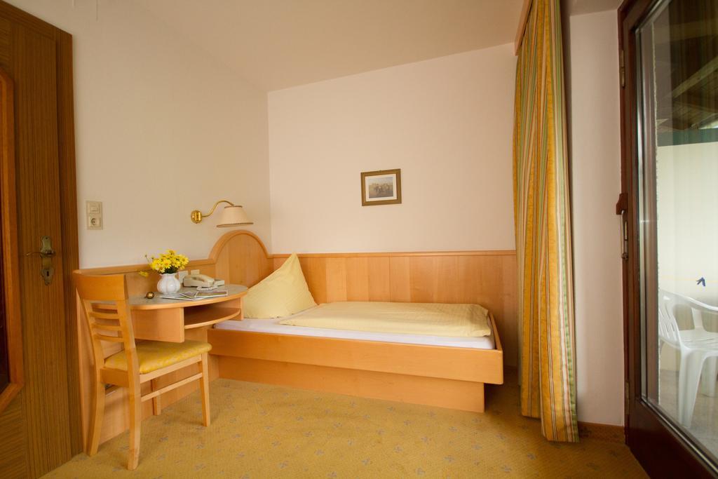 Hotel Garni Sonnblick Bad Kleinkirchheim Chambre photo